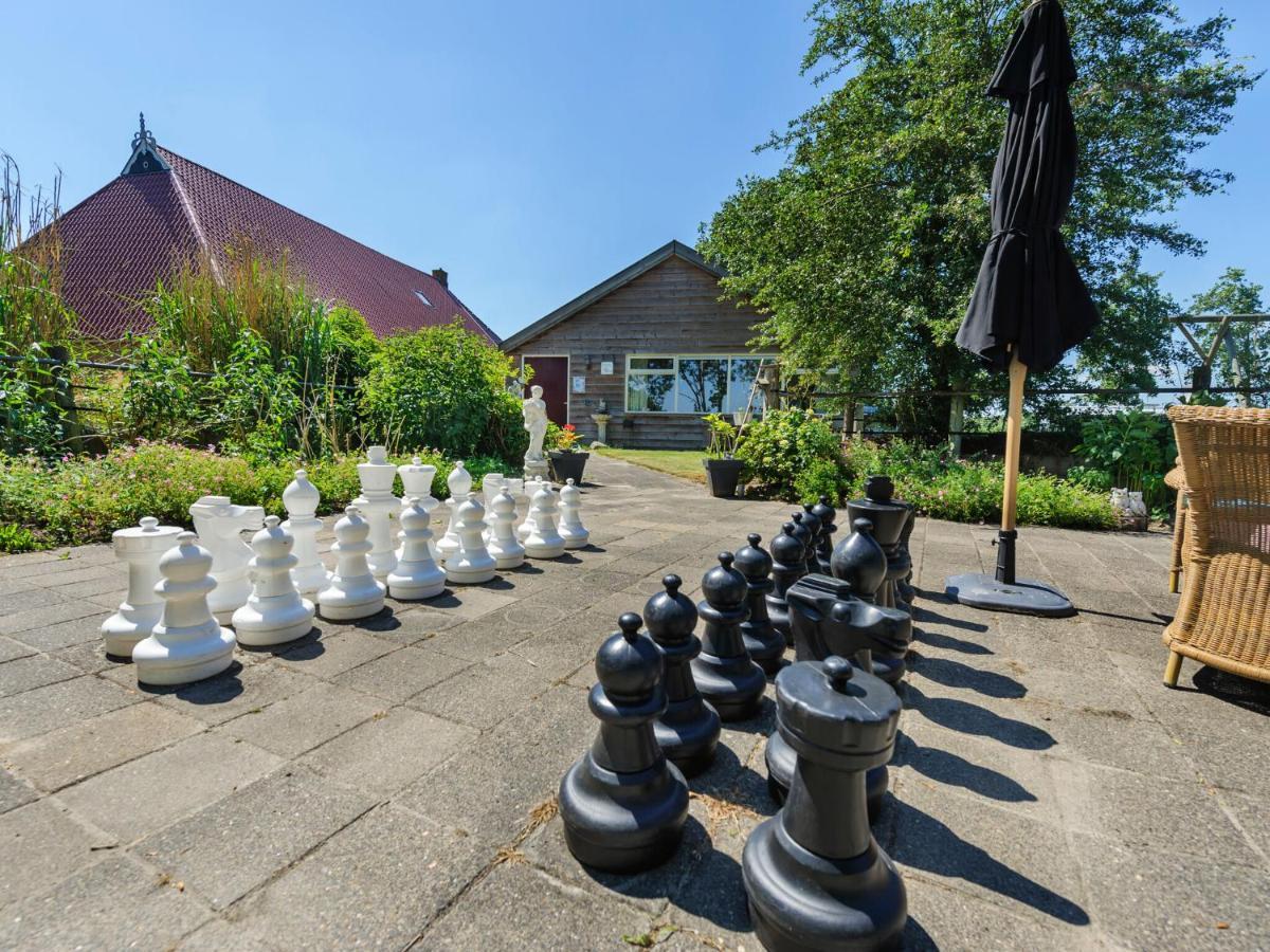 Enticing Holiday Home In Eastermar Near Burgumer Mar Lake Hoogzand Luaran gambar